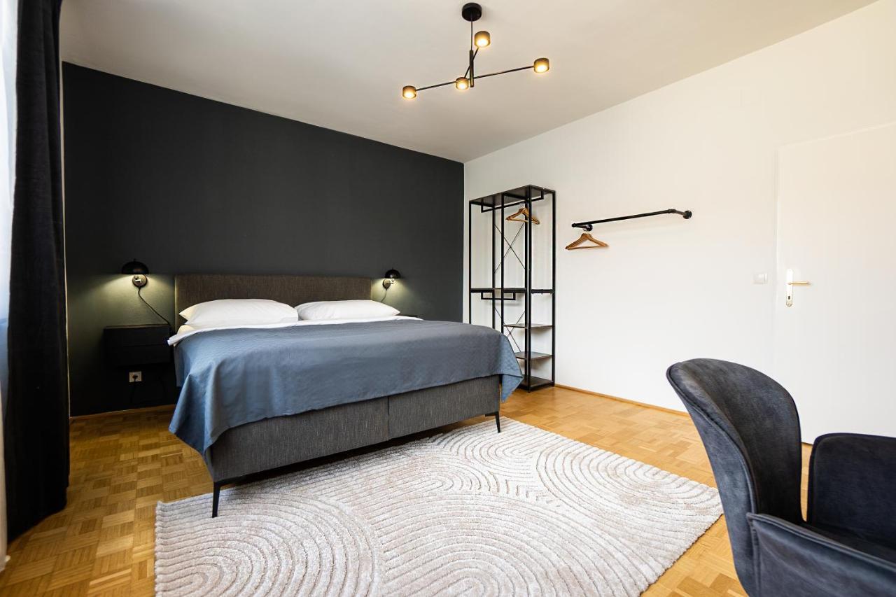 Bright Stylish With A Huge Terrace In A Location Apartamento