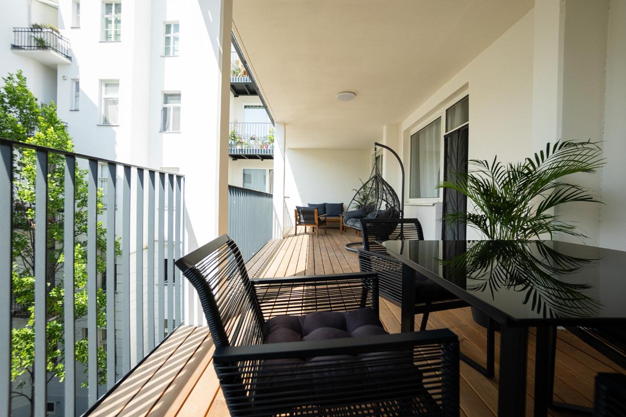 Bright Stylish With A Huge Terrace In A Location Apartamento *