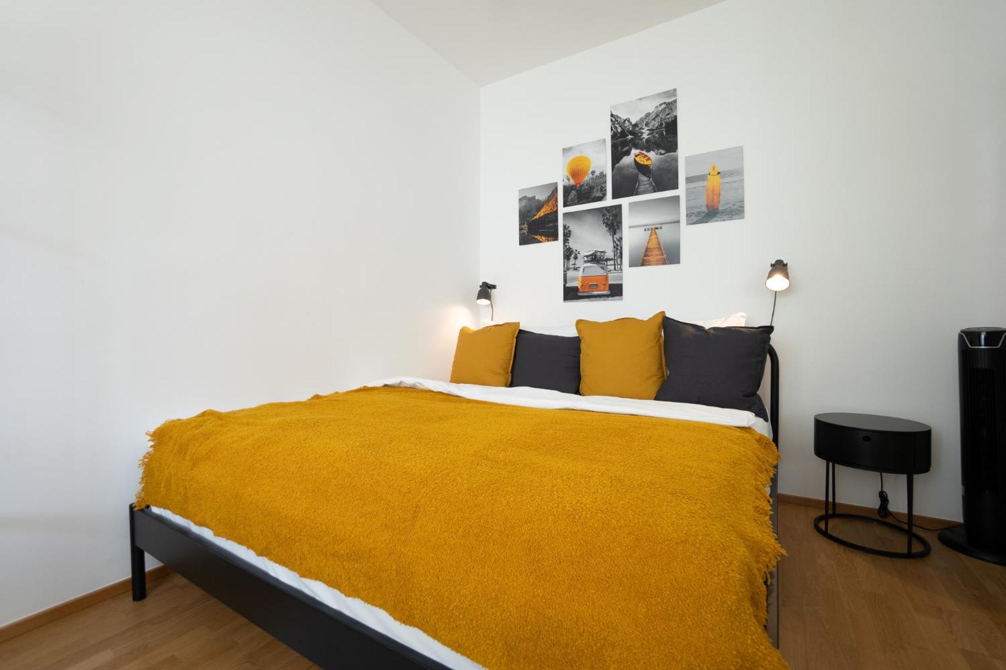 Bright Stylish With A Huge Terrace In A Location Wenen